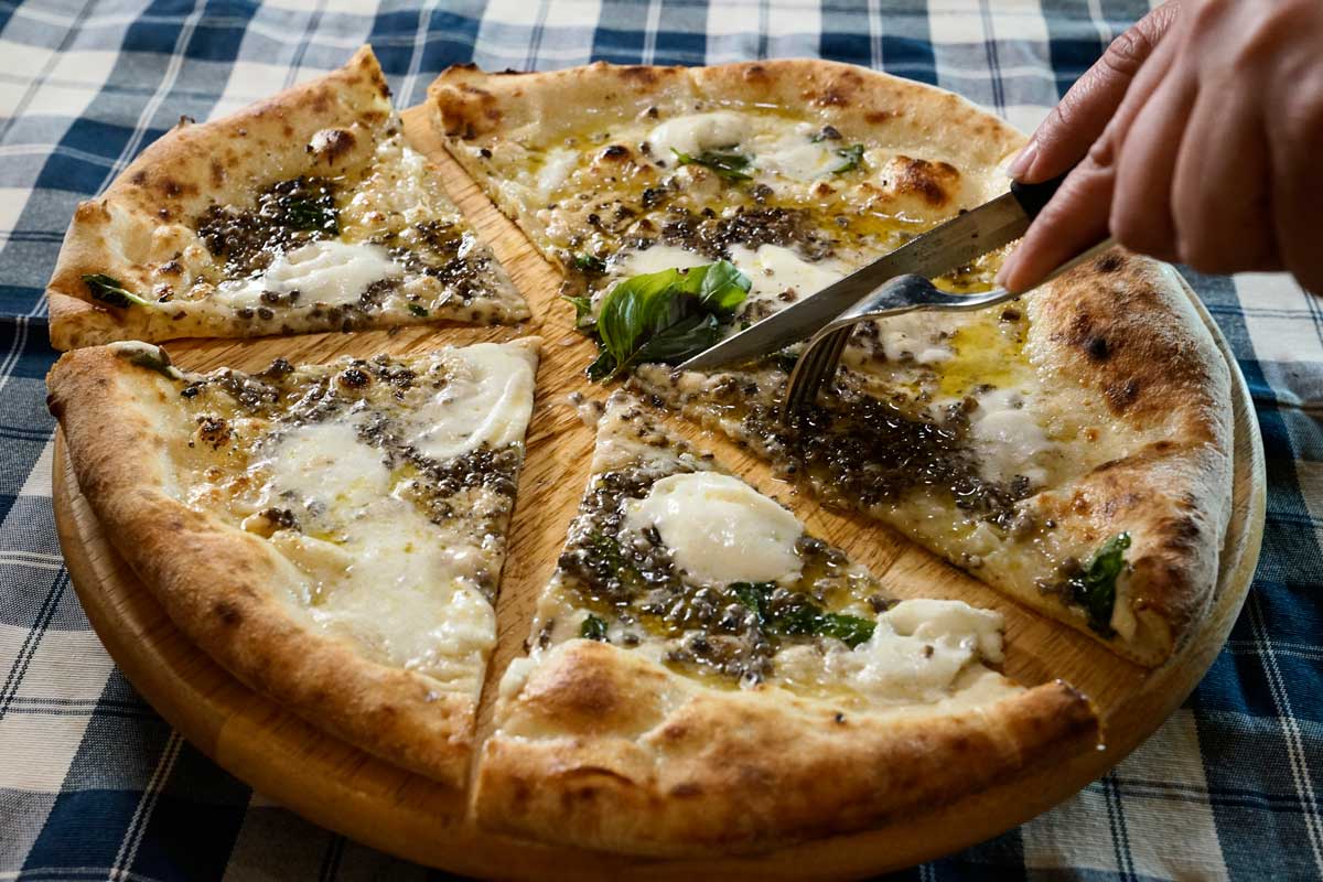 SWEET GORGONZOLA WITH SUMMER TRUFFLE CREAM - Image 3